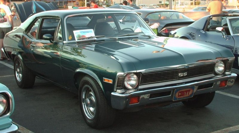  :: „1972 Chevrolet Nova SS“ von Bull-Doser - Eigenes Werk. Lizenziert unter Gemeinfrei über Wikimedia Commons - https://commons.wikimedia.org/wiki/File:1972_Chevrolet_Nova_SS.jpg#/media/File:1972_Chevrolet_Nova_SS.jpg
