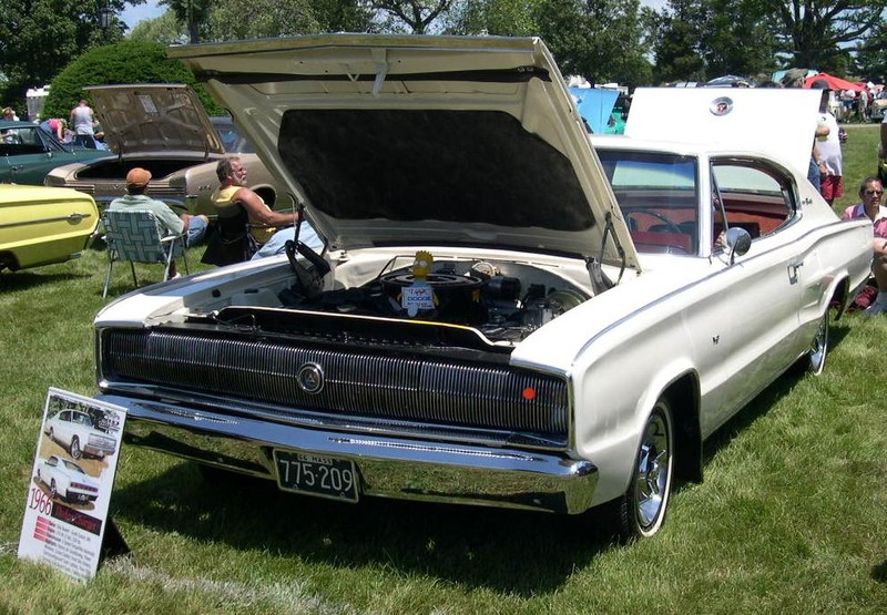  :: „1966 Dodge Charger“. Lizenziert unter CC BY-SA 3.0 über Wikimedia Commons - https://commons.wikimedia.org/wiki/File:1966_Dodge_Charger.jpg#/media/File:1966_Dodge_Charger.jpg