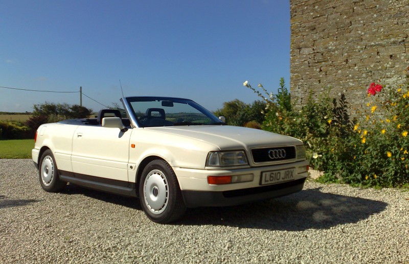  :: „Audi cabriolet 1994“ von Kierant - Eigenes Werk. Lizenziert unter CC BY-SA 3.0 über Wikimedia Commons - https://commons.wikimedia.org/wiki/File:Audi_cabriolet_1994.jpg#/media/File:Audi_cabriolet_1994.jpg