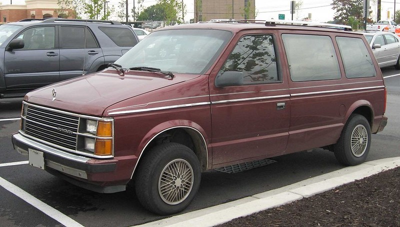 Plymouth Voyager - 1974