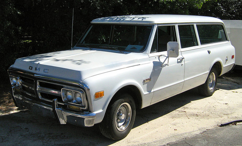 Chevrolet Suburban - 1967