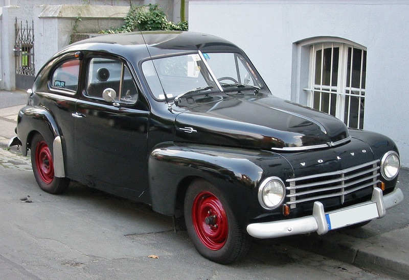 Volvo PV444 - 1947