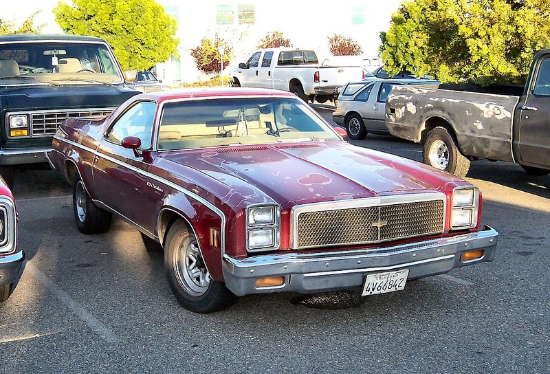  :: „1976 Chevrolet El Camino“. Lizenziert unter CC BY-SA 3.0 über Wikimedia Commons - https://commons.wikimedia.org/wiki/File:1976_Chevrolet_El_Camino.jpg#/media/File:1976_Chevrolet_El_Camino.jpg