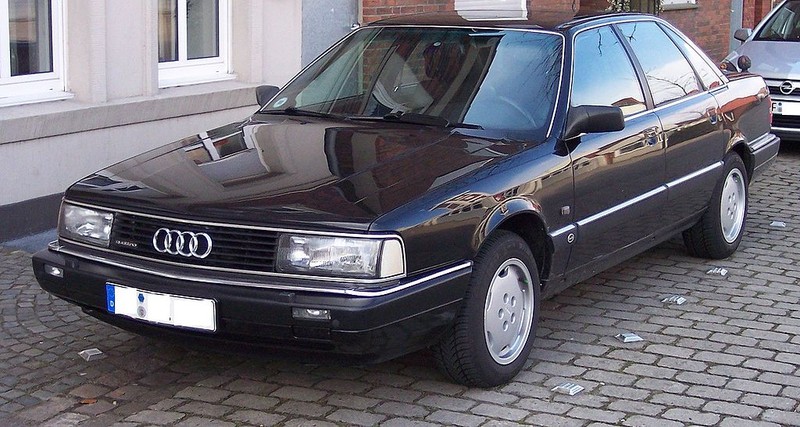  :: „Audi 200 quattro vl black“. Lizenziert unter CC BY-SA 3.0 über Wikimedia Commons - https://commons.wikimedia.org/wiki/File:Audi_200_quattro_vl_black.jpg#/media/File:Audi_200_quattro_vl_black.jpg