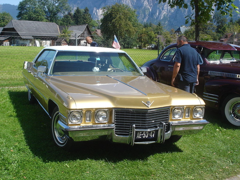  :: „Cadillac DeVille 1971“ von Michi1308 - Eigenes Werk. Lizenziert unter Gemeinfrei über Wikimedia Commons - https://commons.wikimedia.org/wiki/File:Cadillac_DeVille_1971.jpg#/media/File:Cadillac_DeVille_1971.jpg