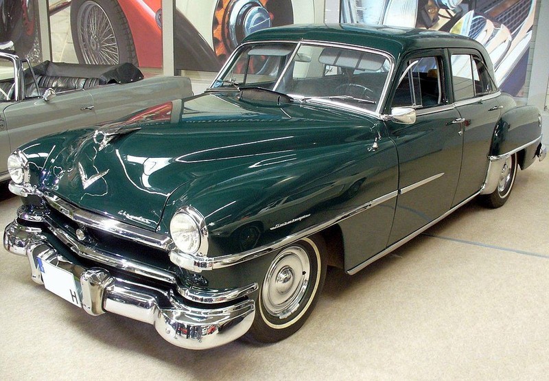  :: „Chrysler Saratoga C55 green“ von Thomas doerfer - Eigenes Werk. Lizenziert unter CC BY-SA 3.0 über Wikimedia Commons - https://commons.wikimedia.org/wiki/File:Chrysler_Saratoga_C55_green.jpg#/media/File:Chrysler_Saratoga_C55_green.jpg