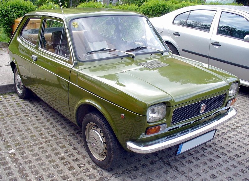  :: „Fiat 127 green“ von Thomas doerfer - Eigenes Werk. Lizenziert unter CC BY-SA 3.0 über Wikimedia Commons - https://commons.wikimedia.org/wiki/File:Fiat_127_green.jpg#/media/File:Fiat_127_green.jpg